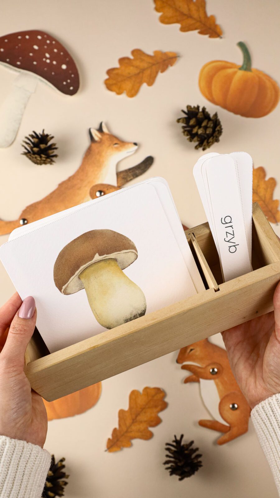 Jesien zeszyt cwiczen mega pakiet Karty edukacyjne trojdzielne klamerkowe dary skarby jesieni beeontree montessori 24